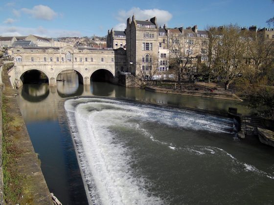 Камера Yashica FX-D 100 с ретро-стилем и зумом | DGL.RU