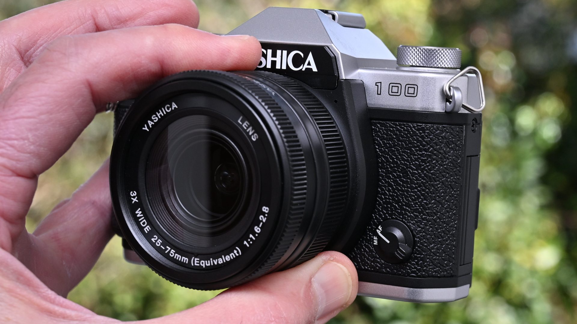 Камера Yashica FX-D 100 с ретро-стилем и зумом | DGL.RU