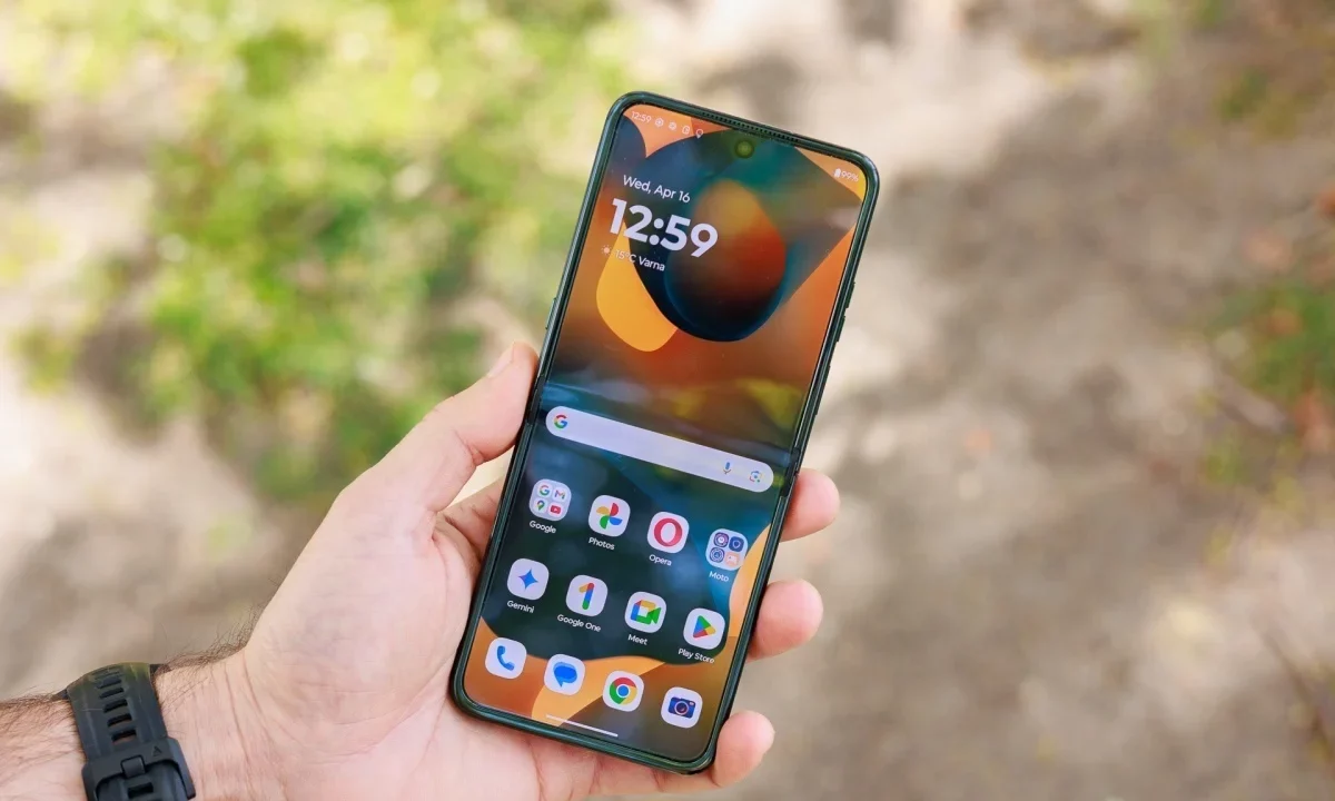 Смартфон Motorola Razr: брать сейчас или ждать? | DGL.RU