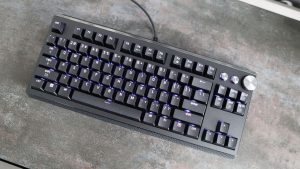 Обзор Razer Huntsman Signature Edition — экстравагантность и цены в России