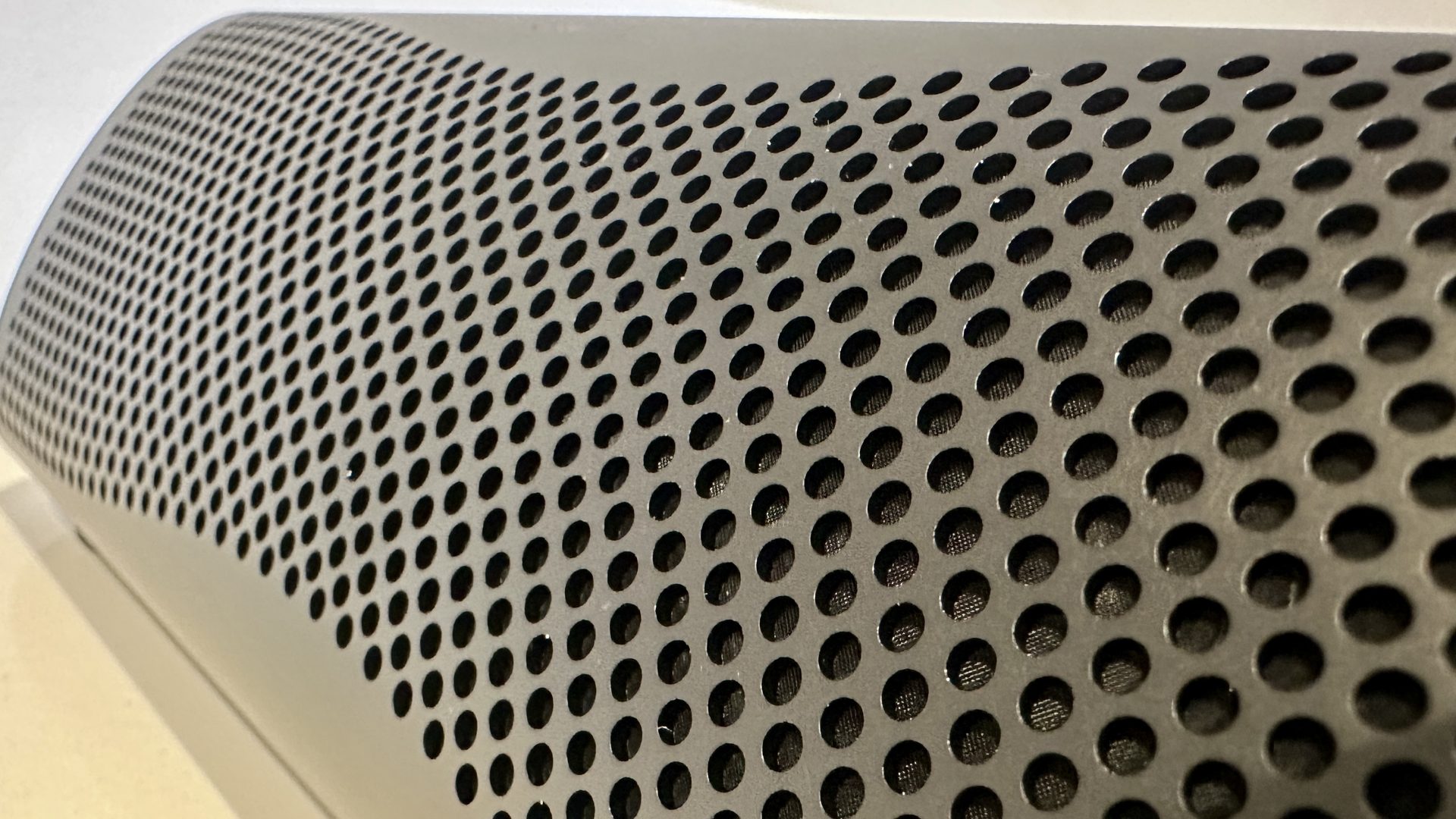 Колонка KEF Muo: стиль, мощь и спорный звук | DGL.RU