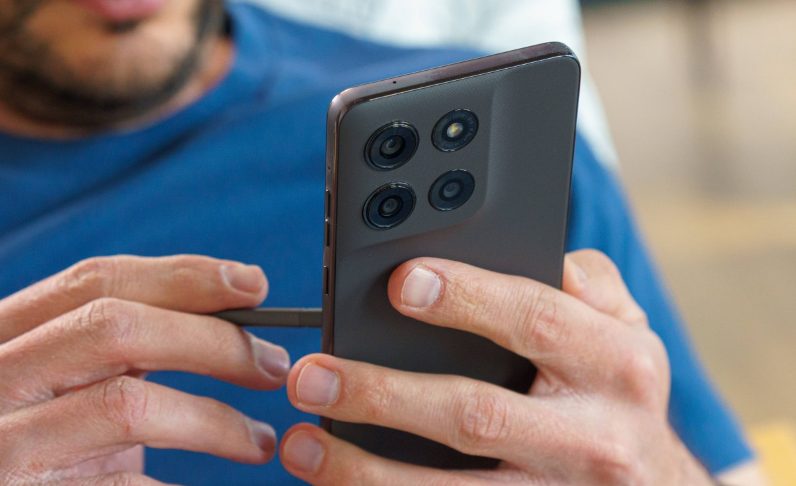 Русский почерк на американском железе: обзор Motorola Moto G Stylus (2026)