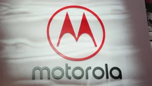 Пока Samsung осторожничает, владельцы Motorola в России уже вовсю тестируют Android 17