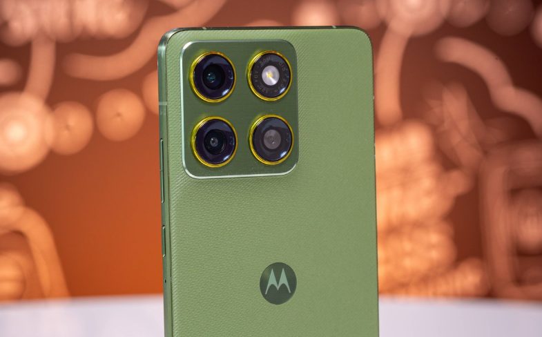 Аттракцион невиданной щедрости: Motorola раздает Android 17 всем желающим