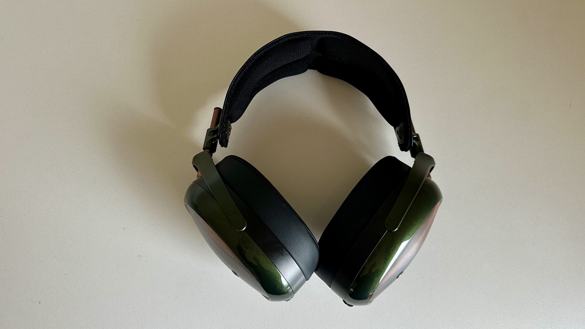 Наушники Meze Audio Strada с широкой сценой | DGL.RU