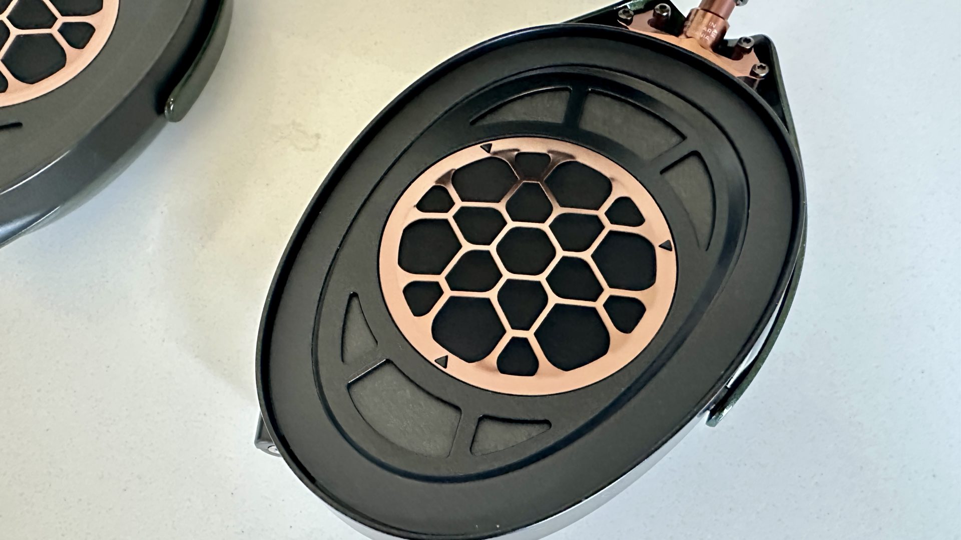 Наушники Meze Audio Strada с широкой сценой | DGL.RU