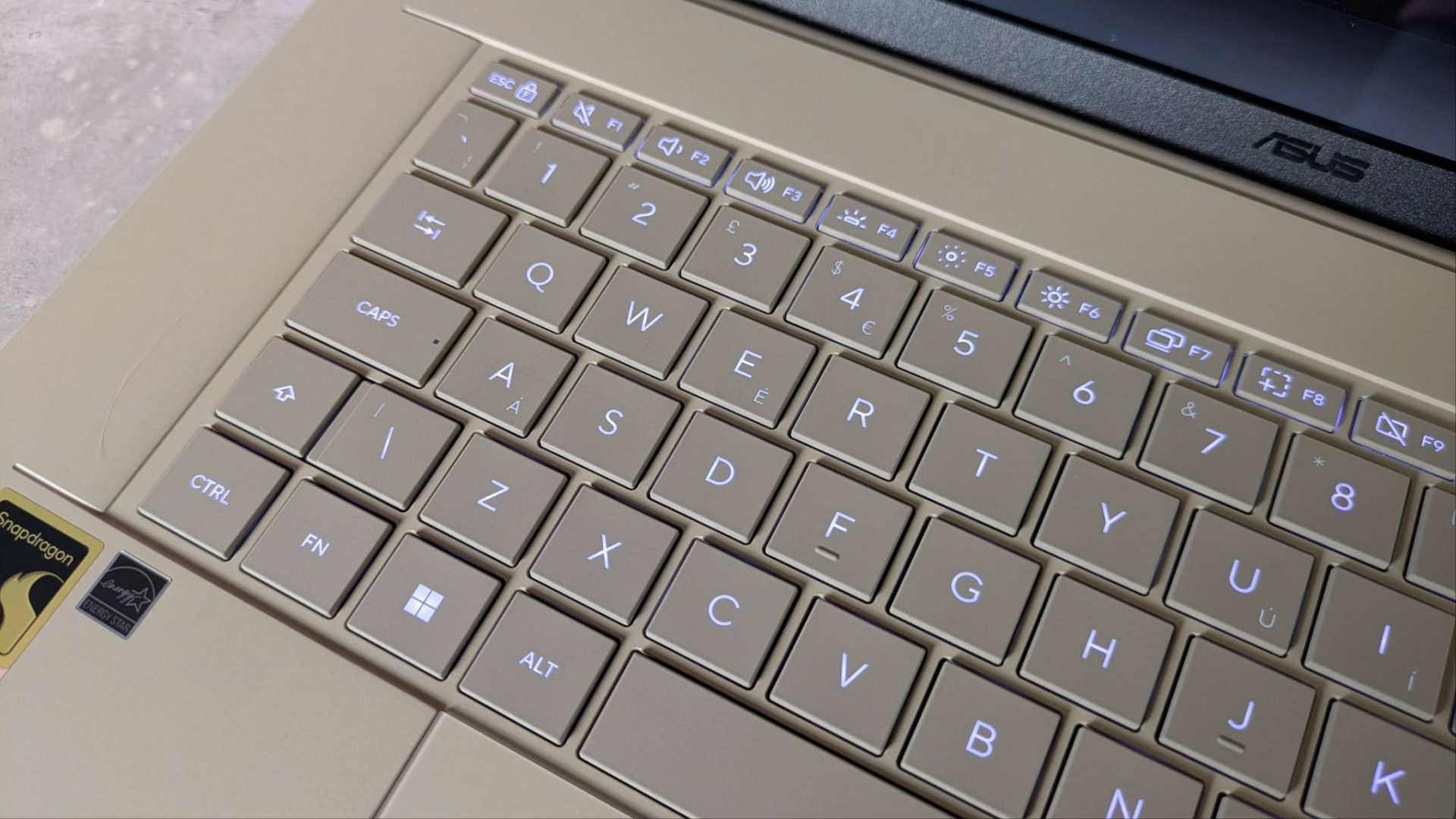 Ноутбук Asus Zenbook A16: лёгкий 16-дюймовый | DGL.RU