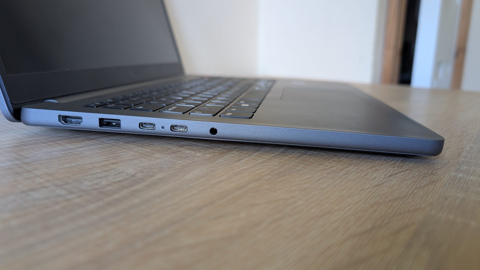 Обзор LG Gram Book: тестирую его в Москве картинка Ноутбук LG Gram Book проигрывает MacBook Neo | DGL.RU