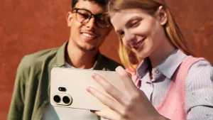 Новый смартфон держит заряд целую неделю: секрет кроется в необычном дисплее