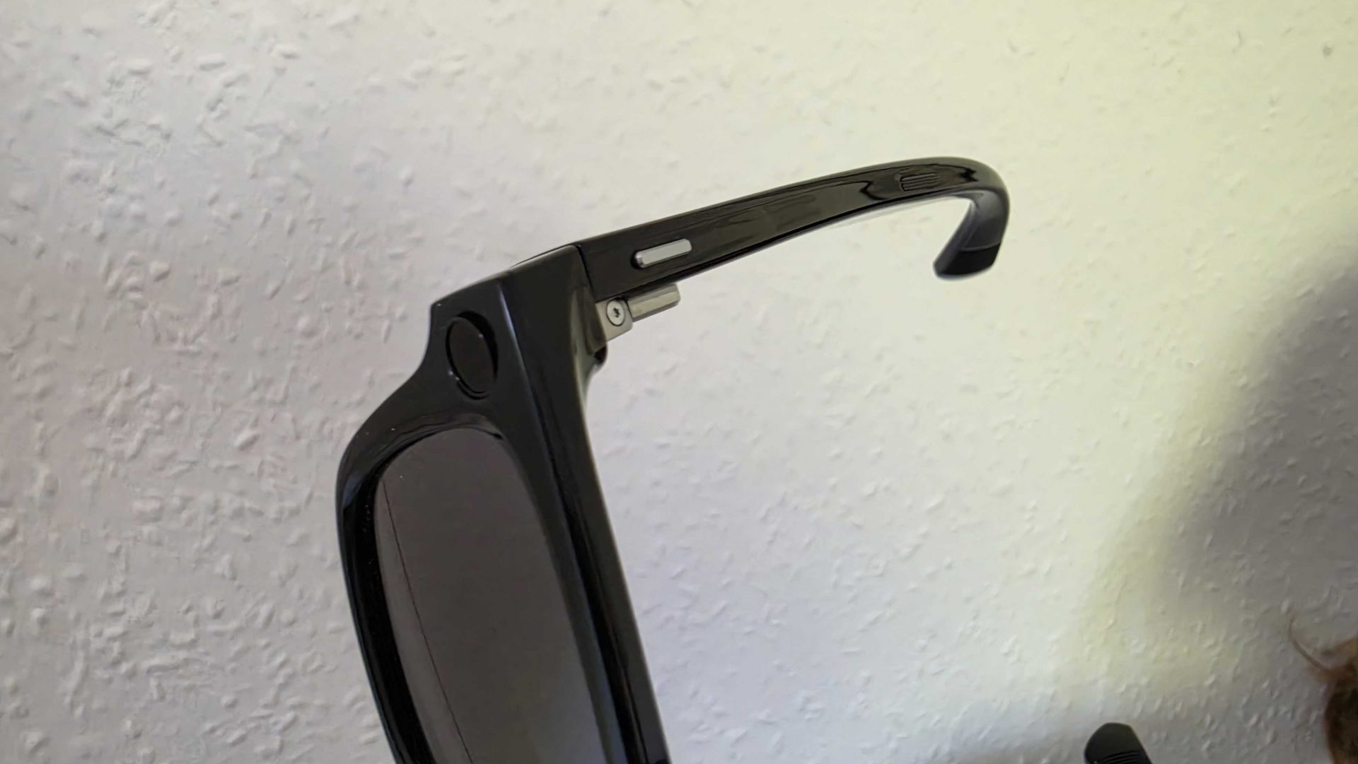 Обзор Rokid AI Glasses Style в Москве - отличные, но некрасивые очки картинка Очки Rokid AI Glasses Style с ChatGPT внутри | DGL.RU