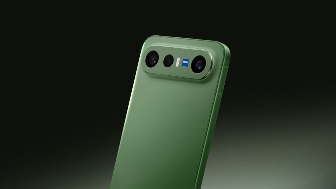 Официально: серия vivo X300 получила топовое железо и необычный зеленый цвет