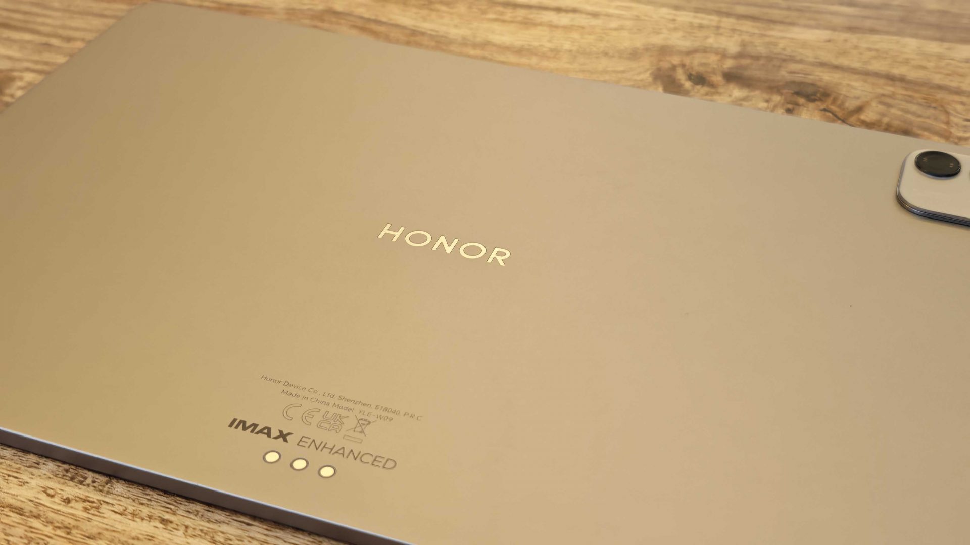 Обзор Honor MagicPad 4: удивительно тонкий планшет картинка Планшет Honor MagicPad 4: экран 165 Гц и топ звук | DGL.RU