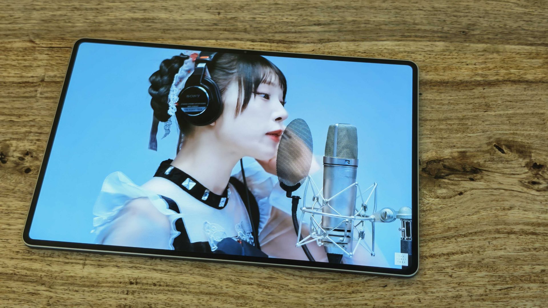 Обзор Honor MagicPad 4: удивительно тонкий планшет картинка Планшет Honor MagicPad 4: экран 165 Гц и топ звук | DGL.RU