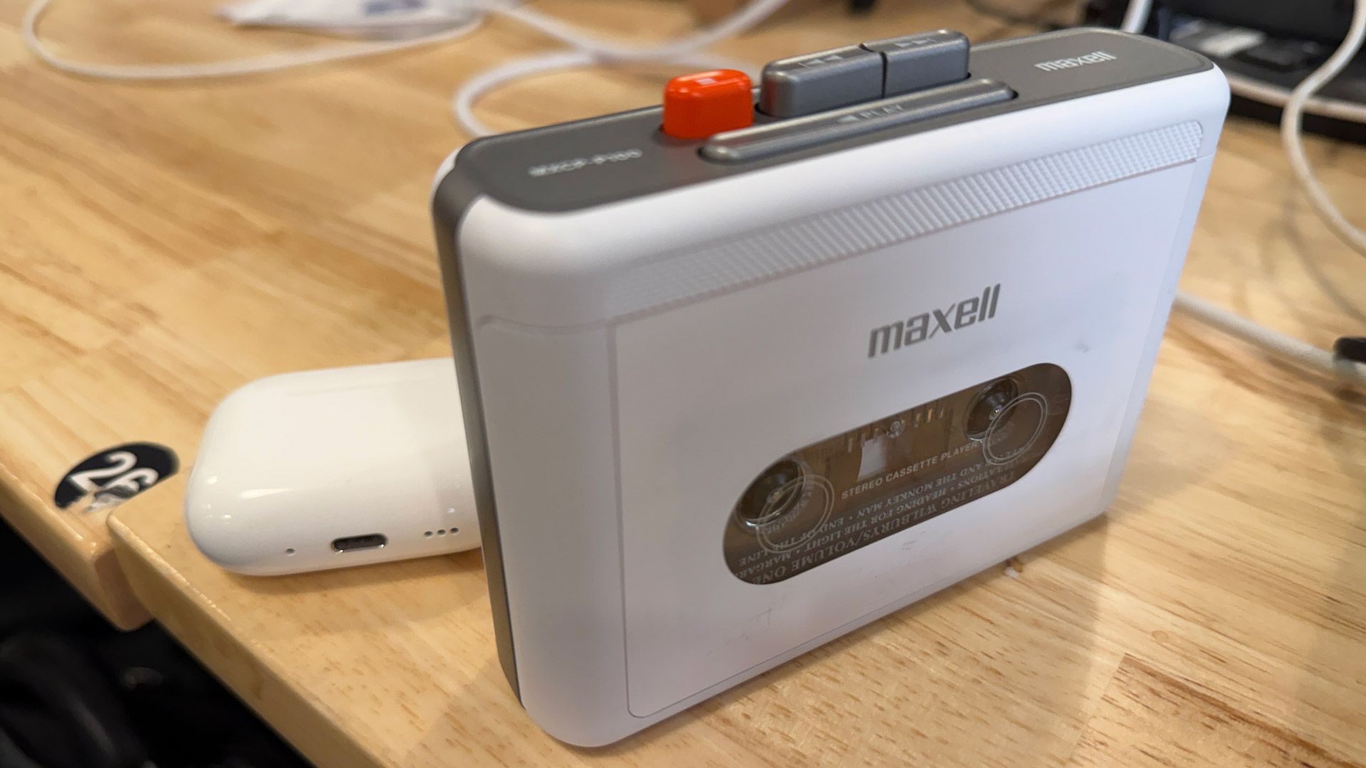 Плеер Maxell Wireless Cassette Player: ретро-магия | DGL.RU
