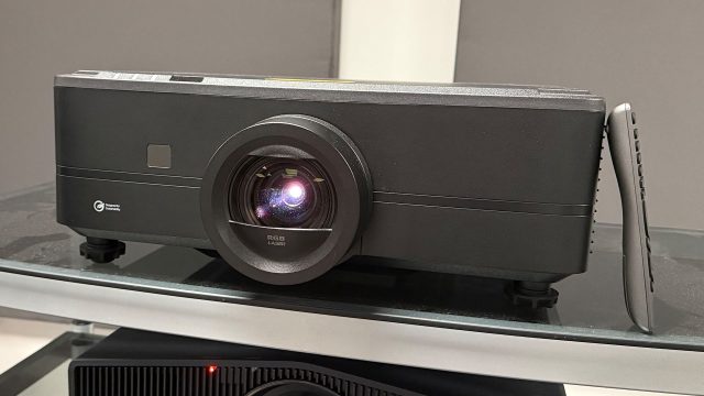 Проектор Optoma UHZ78LV: чем удивил | DGL.RU