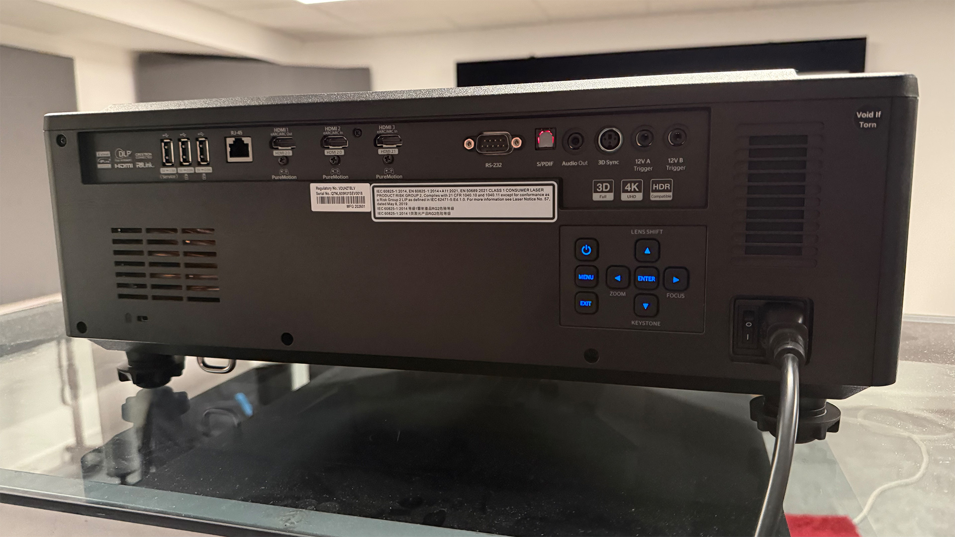 Проектор Optoma UHZ78LV: чем удивил | DGL.RU