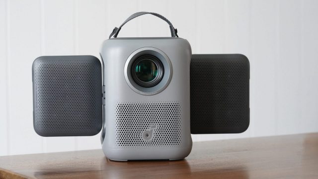 Проектор Soundcore Nebula P1i: звук решает всё | DGL.RU