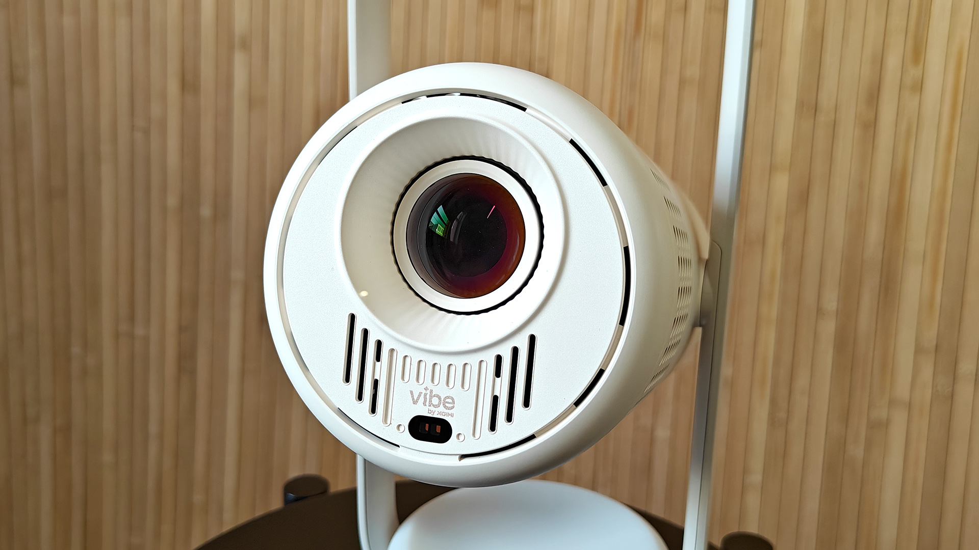 Проектор Xgimi Vibe One удивил картинкой | DGL.RU