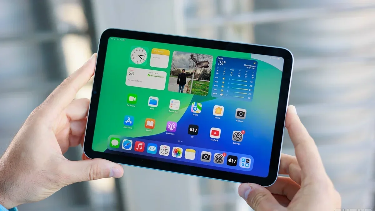 Прощайте, гармошки: почему Samsung Galaxy Z Wide Fold может «похоронить» тройные раскладушки картинка Samsung Galaxy Z Wide Fold убьет трифолды | DGL.RU