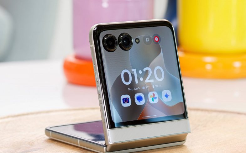 Палитра Razr 70, которая взорвет российские маркетплейсы