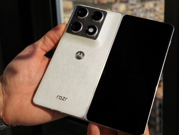 Пока Apple медлит, Motorola сливает: дата премьеры Razr Fold и шансы увидеть его в РФ без наценки в 200%
