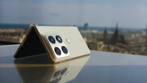 Пока Apple медлит, Motorola сливает: дата премьеры Razr Fold и шансы увидеть его в РФ без наценки в 200%