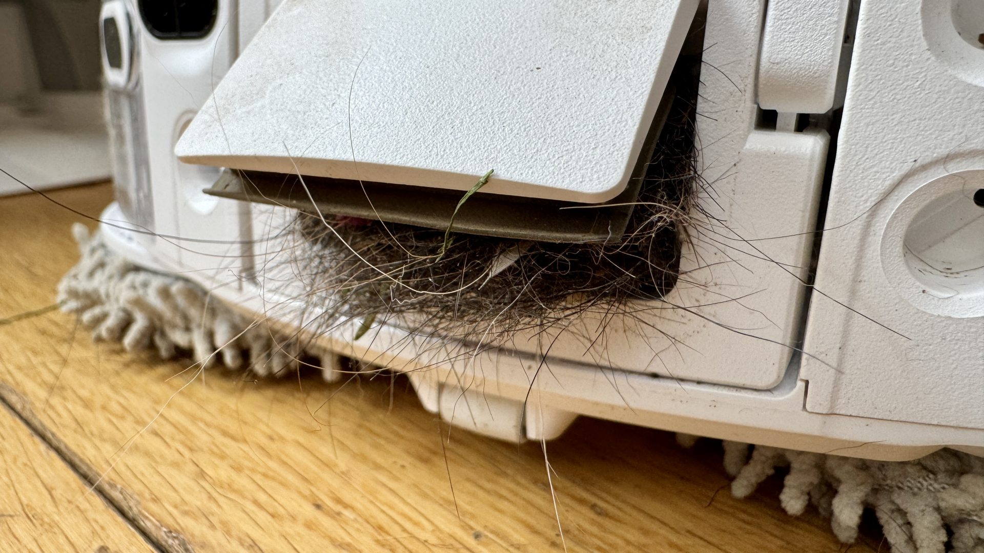 Обзор DJI Romo P в Москве - потрясающая система обхода препятствий картинка Робот-пылесос DJI Romo P удивил мощностью | DGL.RU