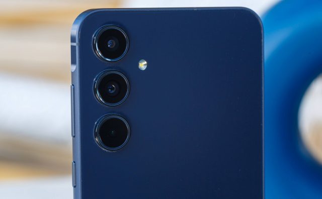 Samsung не сдается: пока другие уходят, Galaxy A53 и A55 получают в России шикарную защиту от взломов