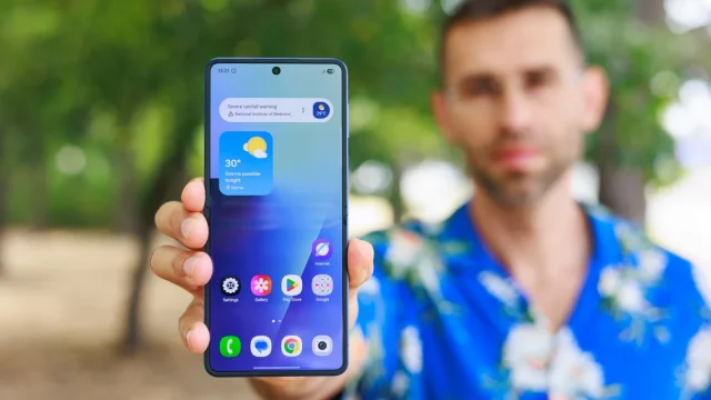 Samsung втихую взвинтила цены на гаджеты почему старая техника внезапно подорожала Старая техника Samsung внезапно подорожала | DGL.RU