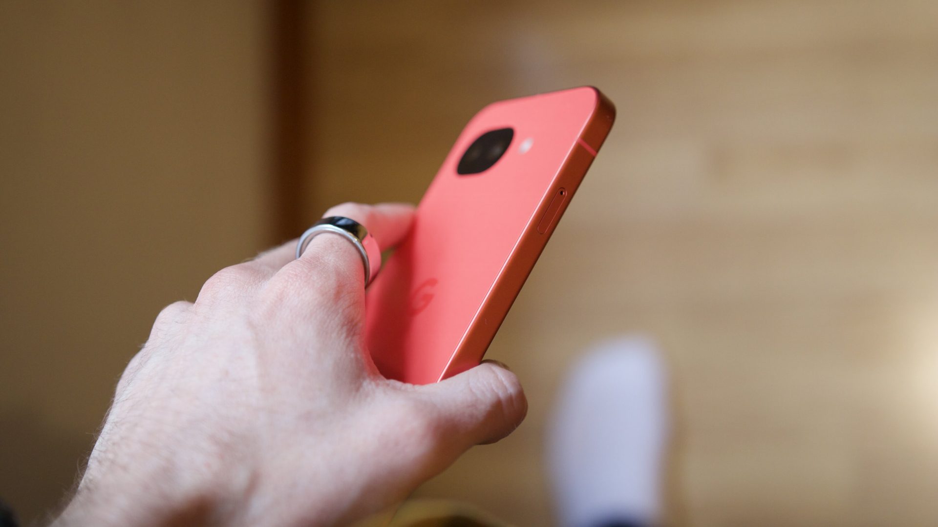 Смартфон Google Pixel 10a против флагмана | DGL.RU