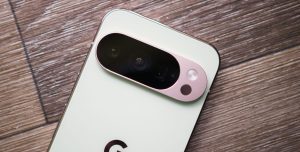 Секретная подсветка и триумф пластика: чем удивляют новые смартфоны от Google