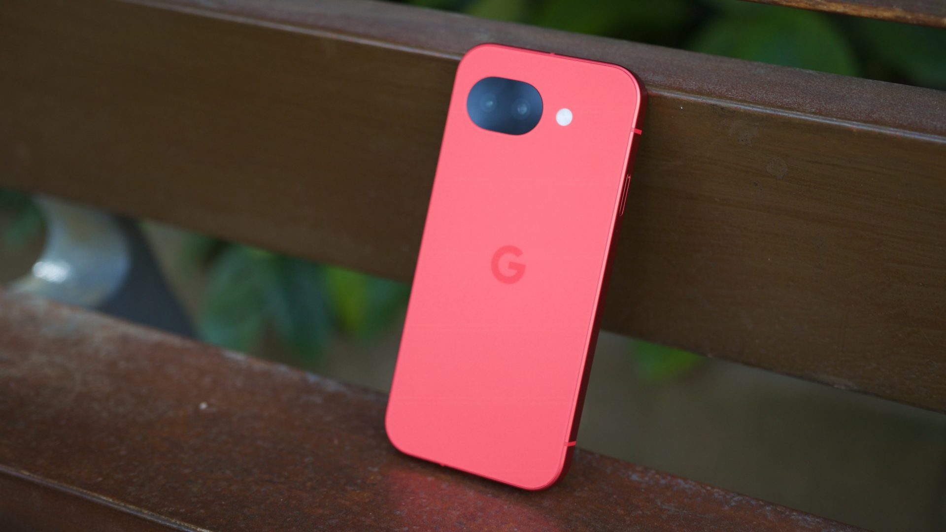 Смартфон Google Pixel 10a против флагмана | DGL.RU