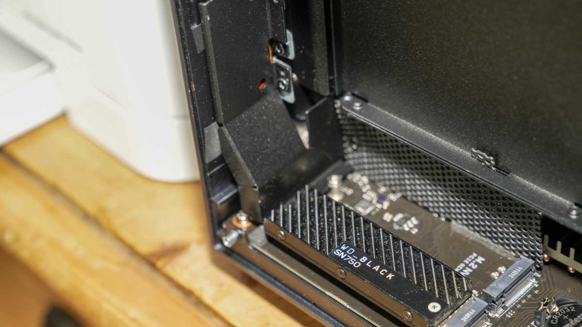 Сетевое хранилище UGREEN NASync iDX6011 Pro | DGL.RU