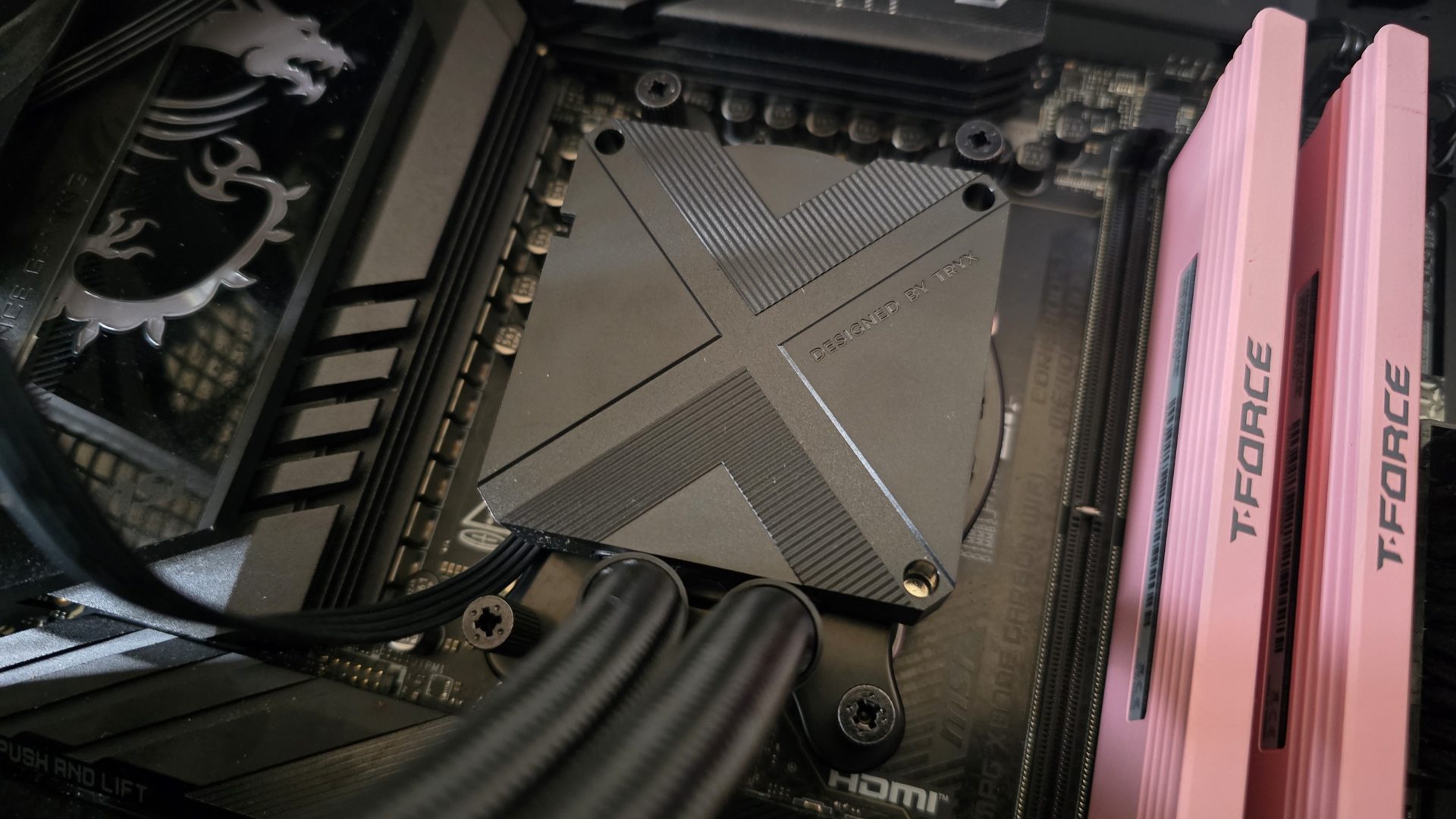 Обзор Tryx Stage 360 AIO: роскошная, уникальная и тихая картинка Система охлаждения Tryx Stage 360 ARGB | DGL.RU