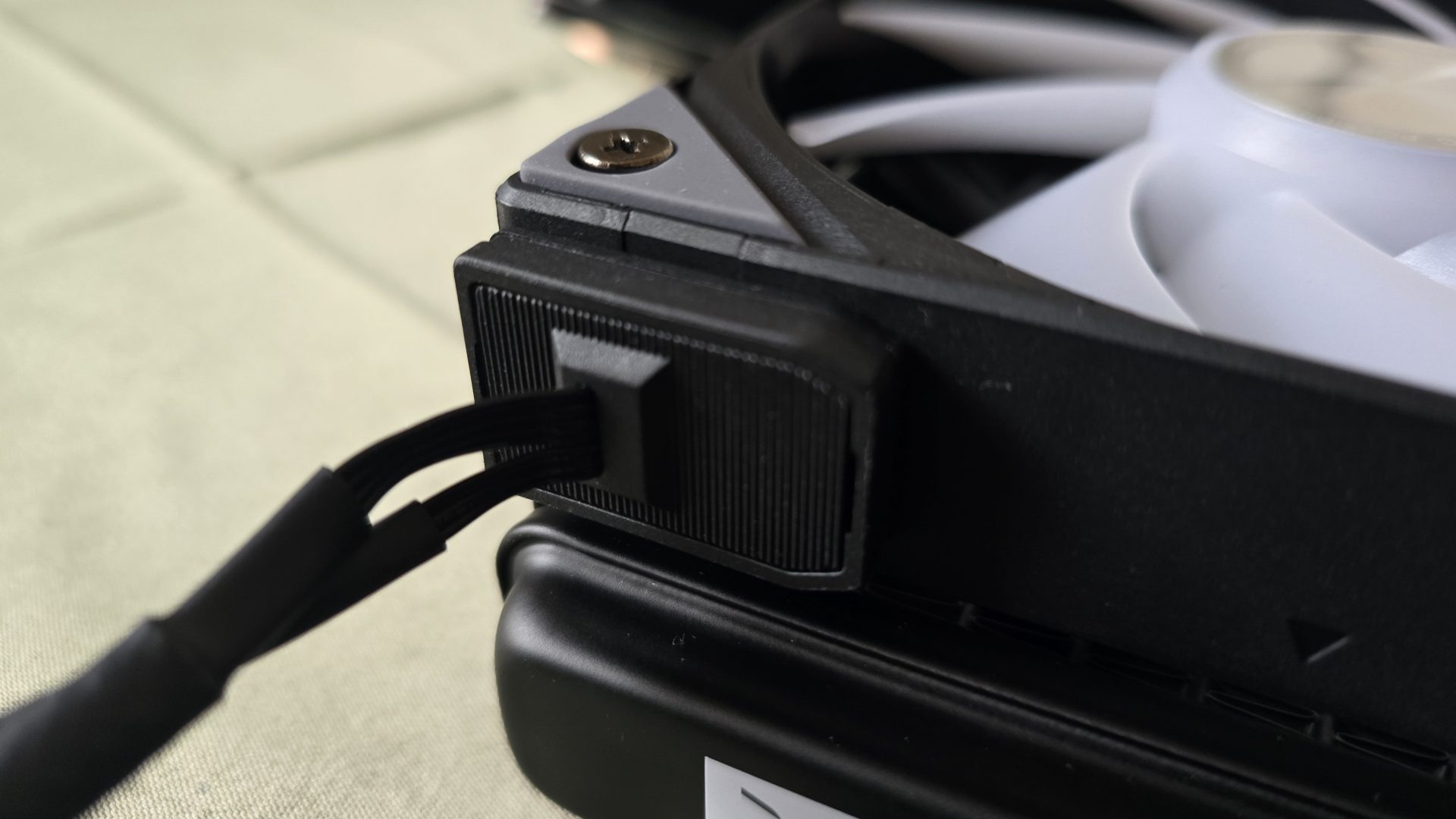 Обзор Tryx Stage 360 AIO: роскошная, уникальная и тихая картинка Система охлаждения Tryx Stage 360 ARGB | DGL.RU