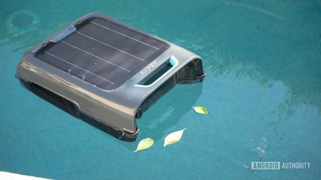 Скиммер Aiper Surfer S2 сам чистит бассейн | DGL.RU