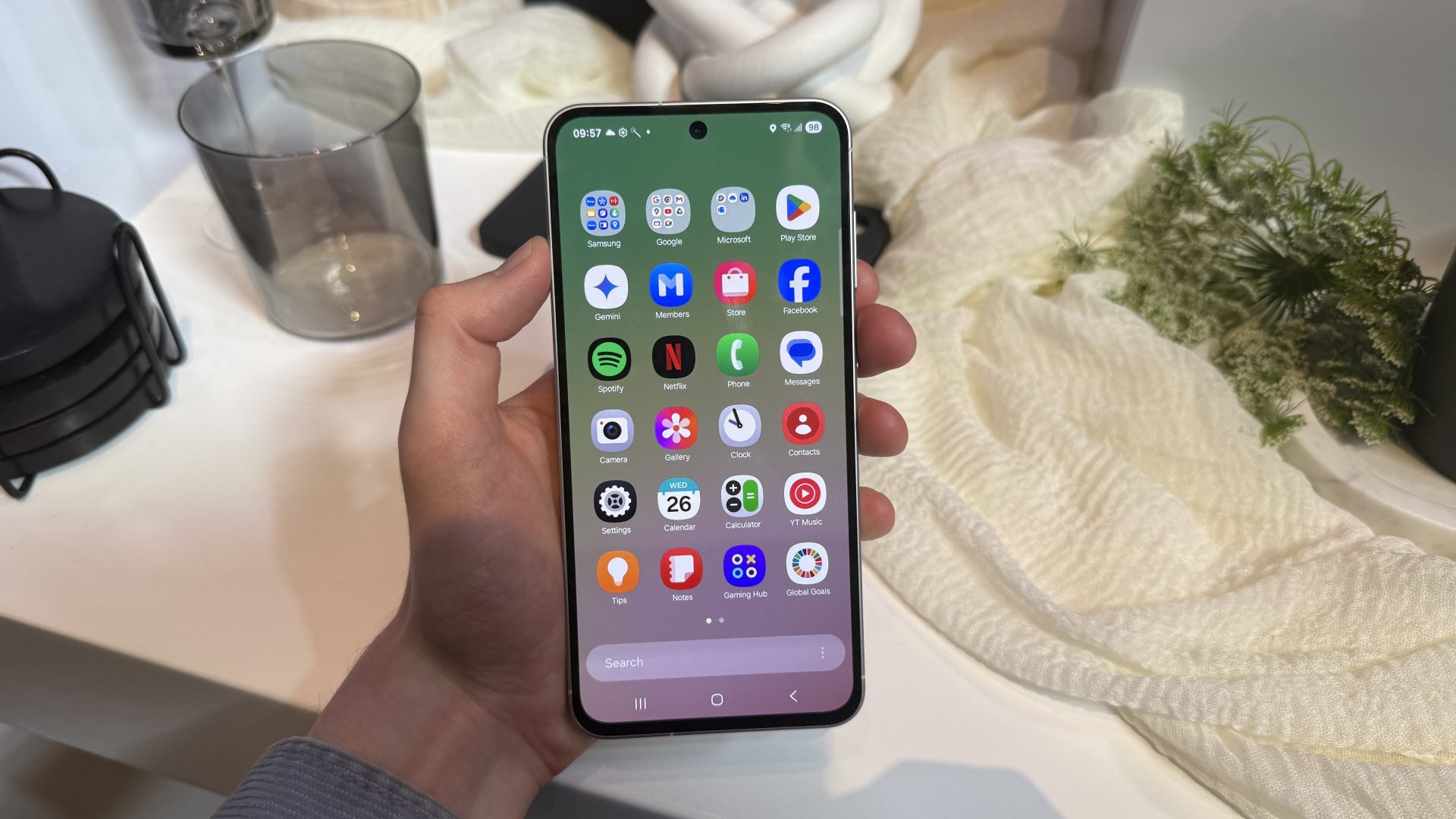 Лучшие недорогие смартфоны от Apple, Samsung, Google и других производителей картинка Смартфон CMF Phone 2 Pro и лучшие недорогие | DGL.RU