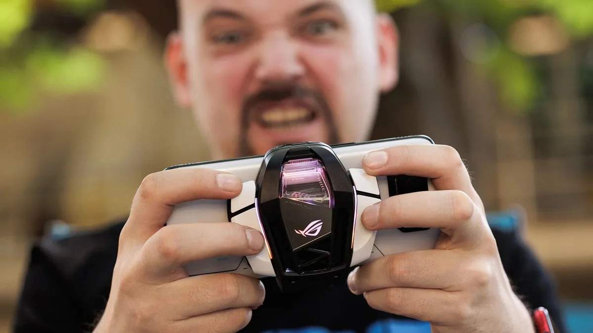 Смартфон для геймеров вместо обычного флагмана: безумие или хитрый расчет