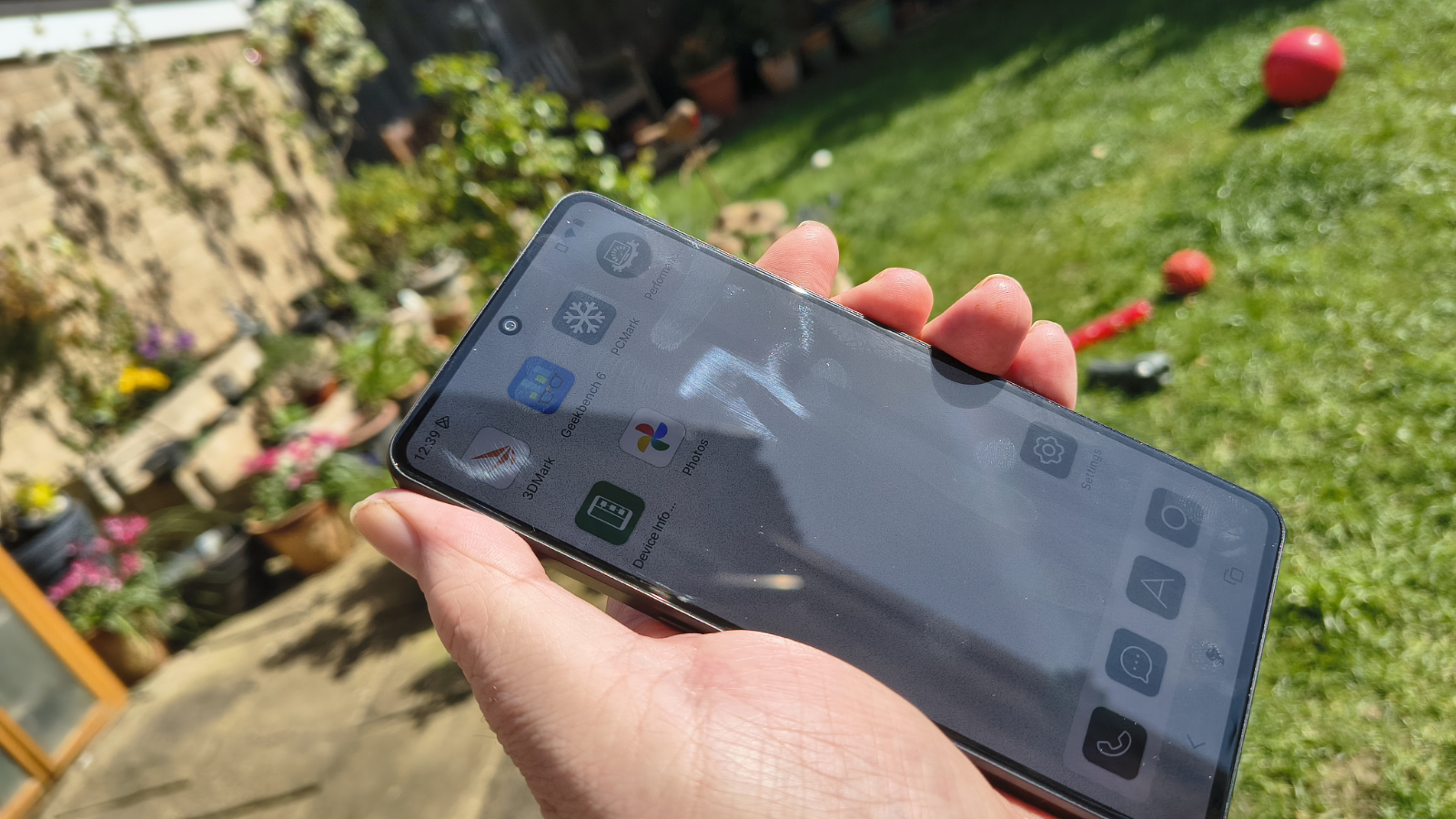 Смартфон Punkt MC03 — безопасный, но сырой | DGL.RU