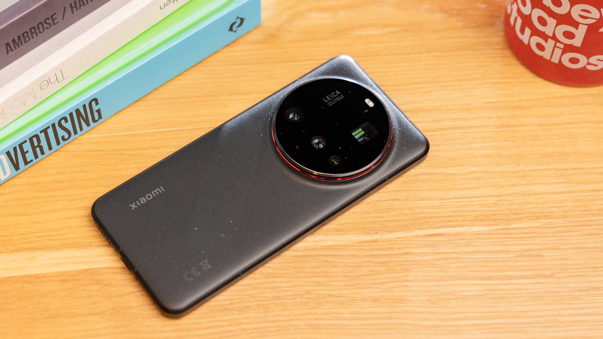 Лучшие телефоны Xiaomi в 2026 году: полный разбор топовых моделей Xiaomi и Poco картинка Смартфоны Xiaomi 2026: рейтинг лучших моделей | DGL.RU