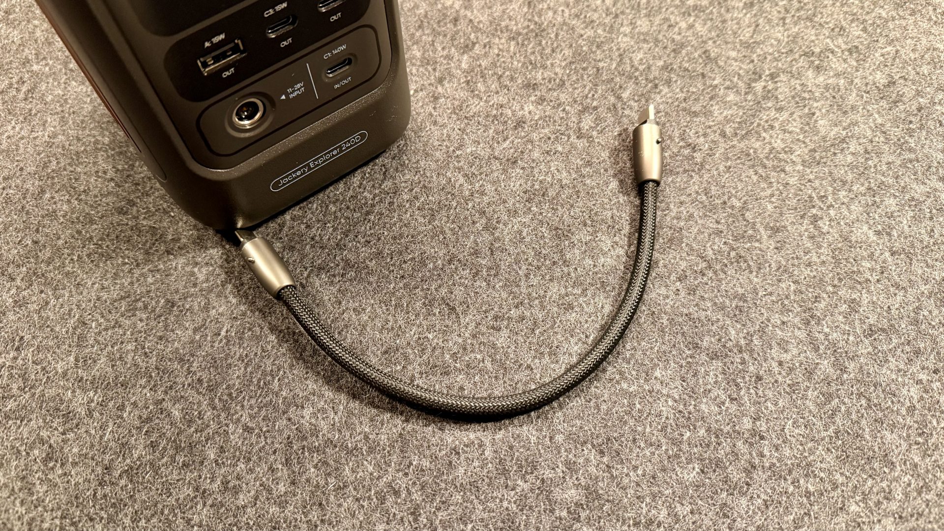 Станция Jackery Explorer 240D: компактный гибрид | DGL.RU