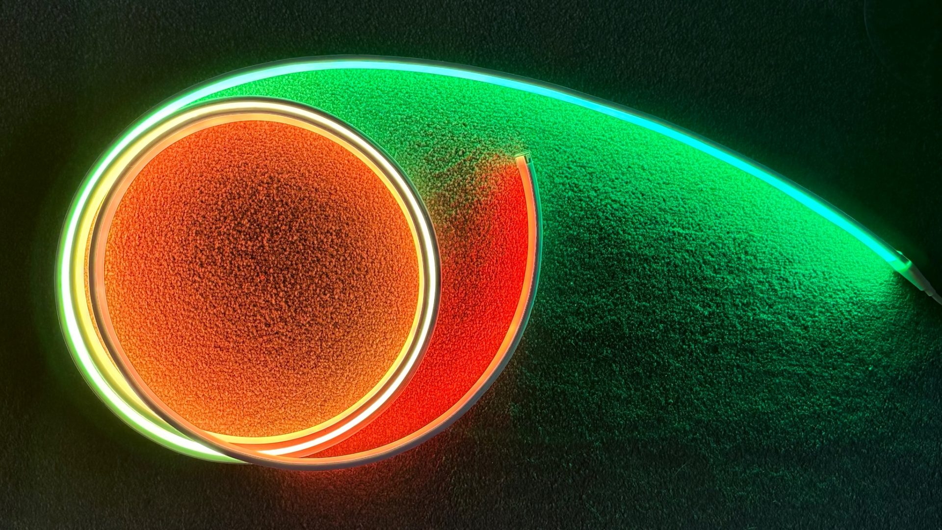 Светодиодная лента Philips Hue Omniglow | DGL.RU