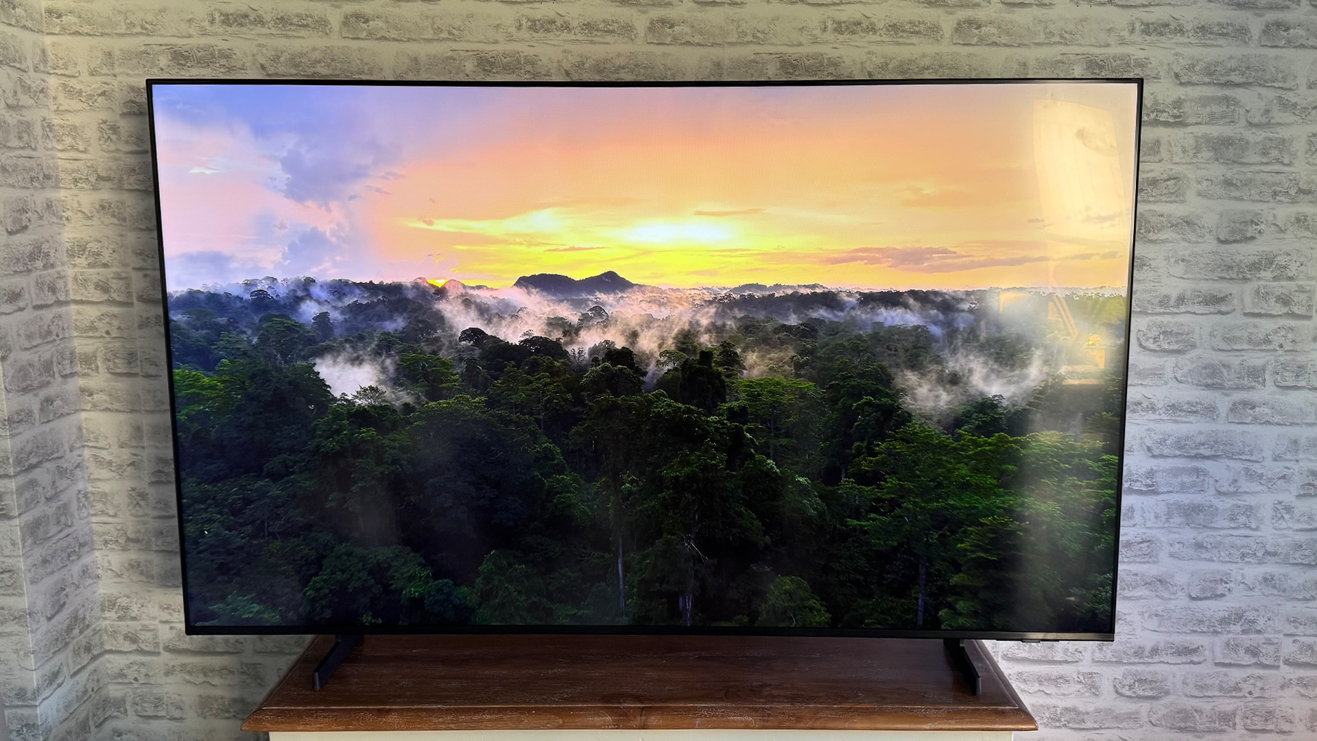 Обзор Samsung U8000F (UE65U8000F) и как найти его в России картинка Телевизор Samsung U8000F: бюджетный хит | DGL.RU