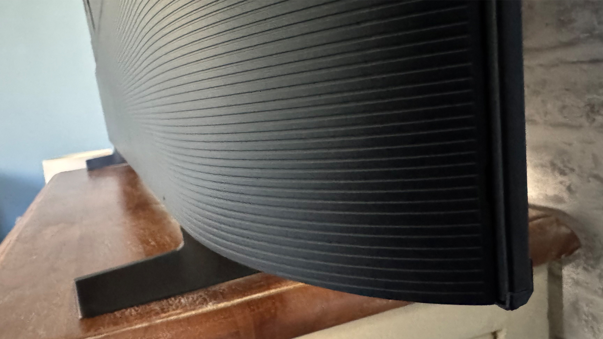 Обзор Samsung U8000F (UE65U8000F) и как найти его в России картинка Телевизор Samsung U8000F: бюджетный хит | DGL.RU