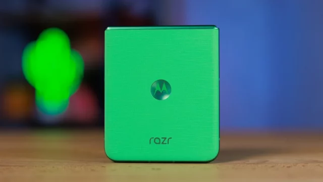 Смартфон Motorola Razr 70: яркий хит едет в РФ | DGL.RU