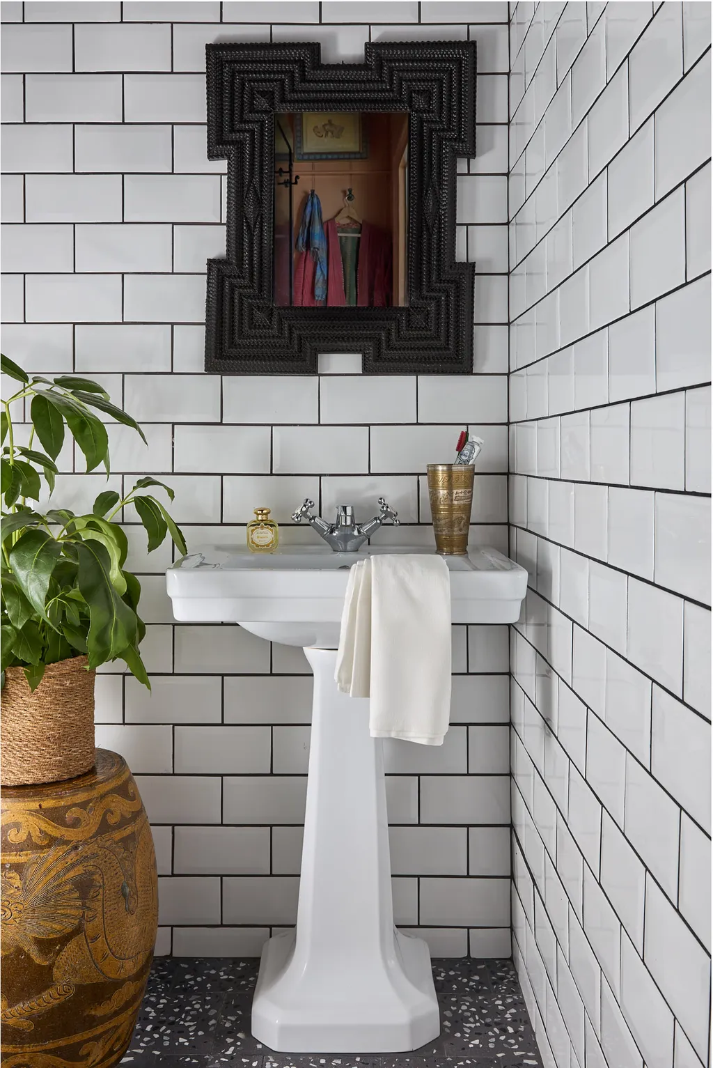 53 дизайнерские идеи для типичной российской ванной, где негде развернуться фото