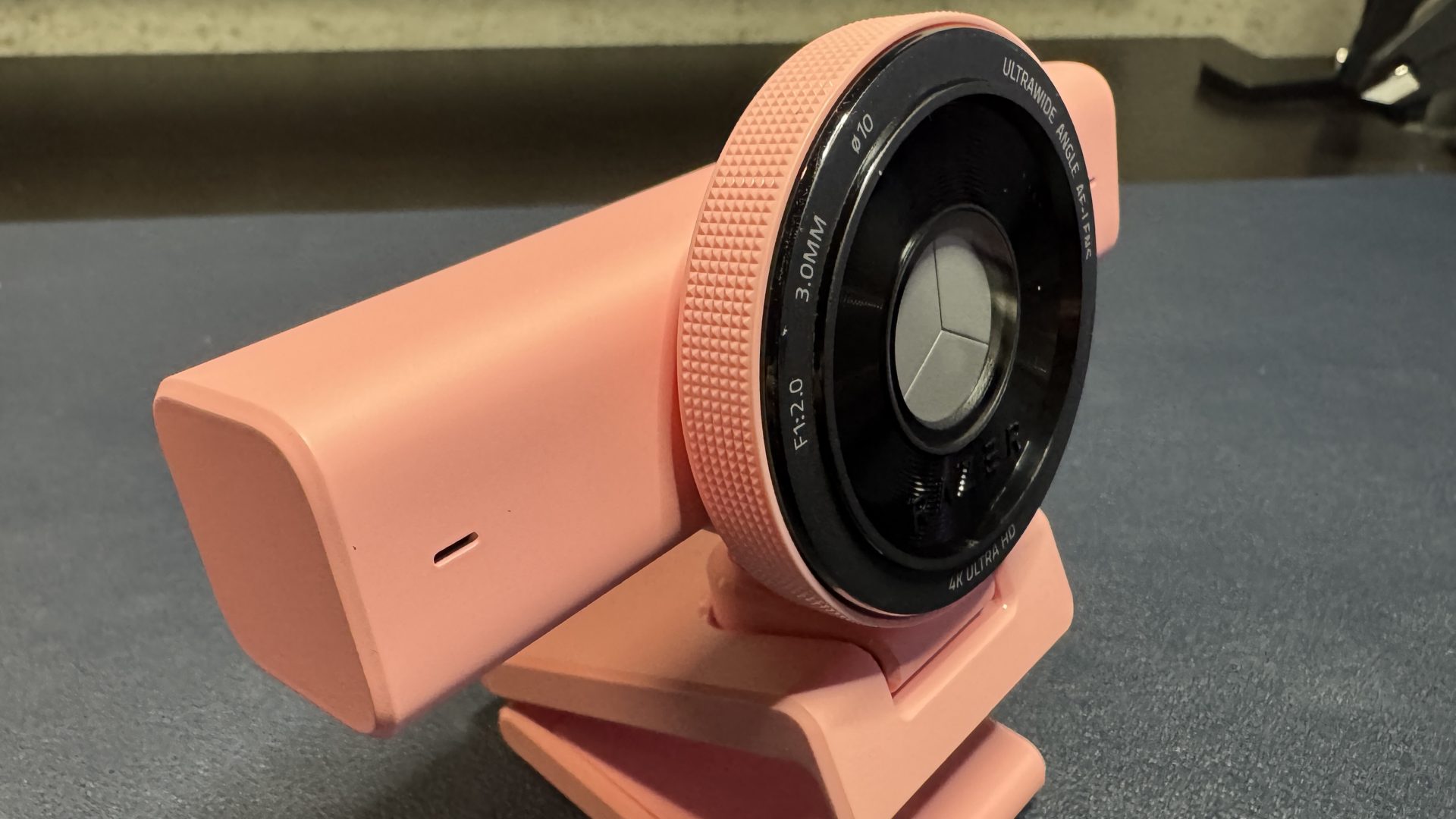 Обзор Razer Kiyo V2: капризная штучка с USB-C картинка Веб-камера Razer Kiyo V2: доступный 4K | DGL.RU