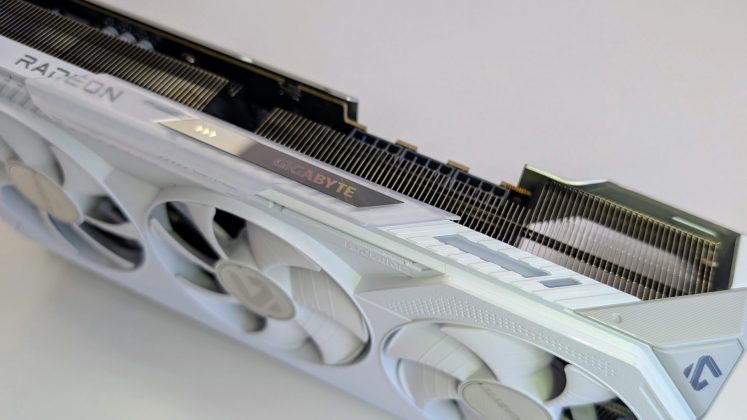 Видеокарта Gigabyte RX 9070 XT Gaming OC Ice | DGL.RU