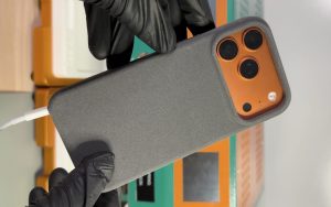 Возвращение блудного разъема: чехол с Lightning для iPhone 17 Pro