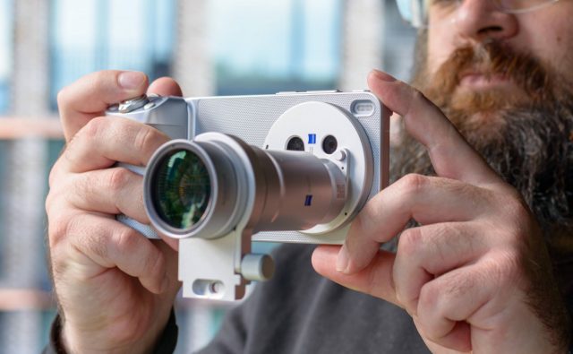 Дороже айфона, круче зеркалки»: Как vivo X300 Ultra захватывает российский рынок